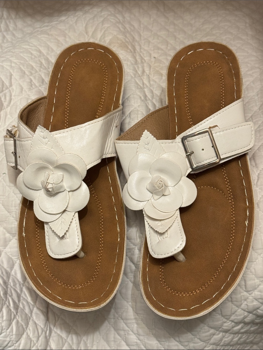 Women’s White Floral Buckle Thong Sandals